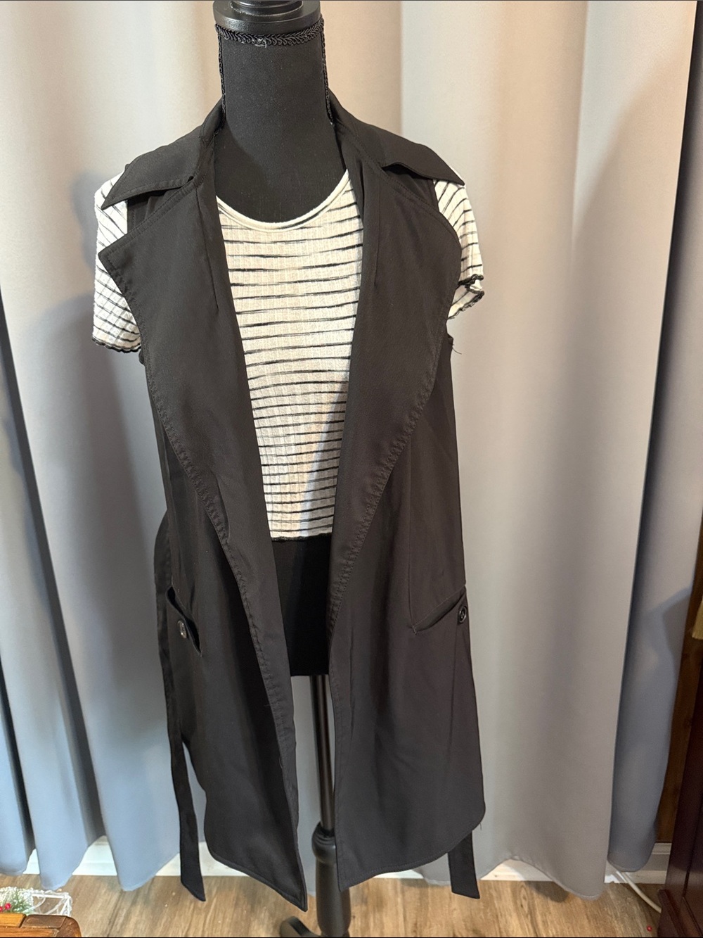 Max Studio Black Sleeveless Trench Vest